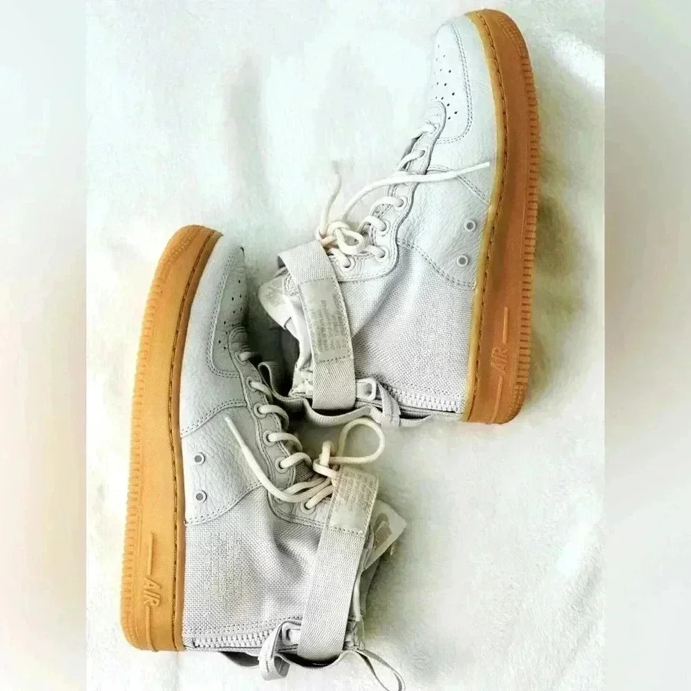Nike SF Air Force 1 Mid Women’s Size 7
